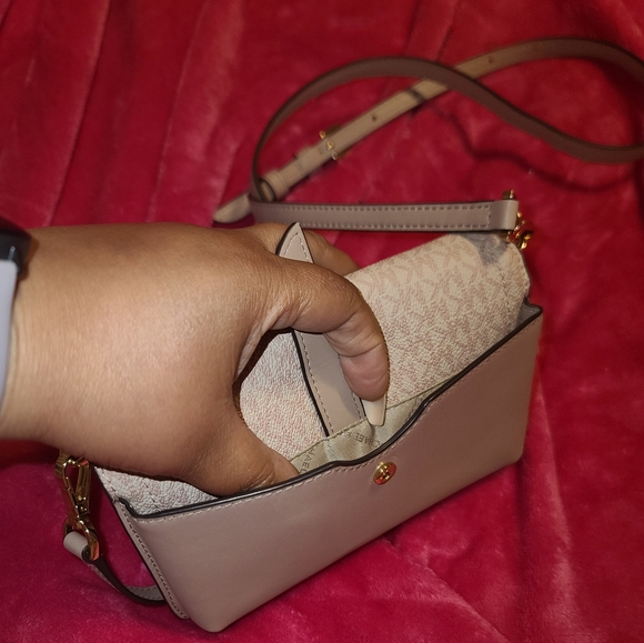 Michael Kors Jet - Picture 5 of 6